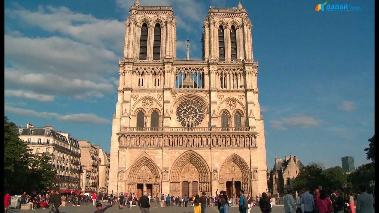 Tham quan nhà thờ Đức Bà Paris - một tuyệt tác của nhân loại