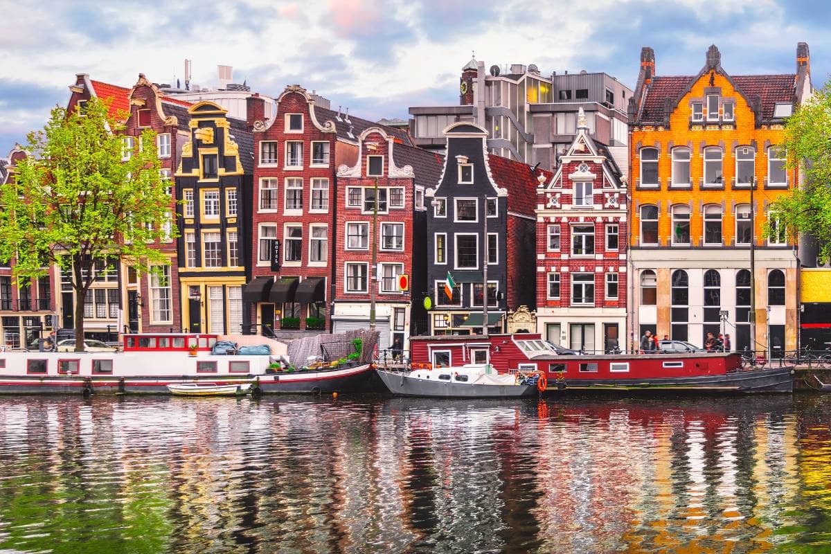 Lục tung Amsterdam tìm cho ra 3 quán ngon “bá cháy” ai cũng biết