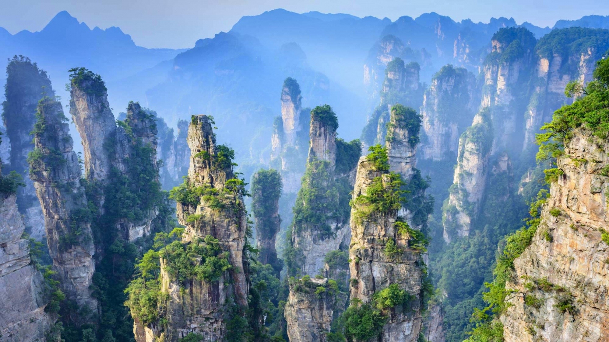 Rừng quốc gia Trương Gia Giới - nơi những ngọn núi bay trên mây