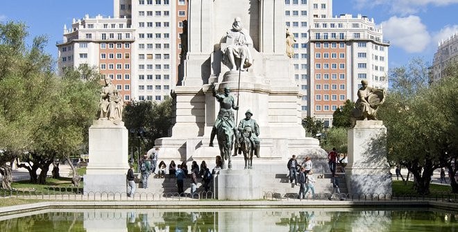Đài tưởng niệm Cervantes - thành phố Madrid