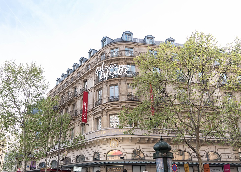 GALERIES LAFAYETTE - Trải nghiệm mua sắm thú vị trong không gian lãng mạn nhất Paris